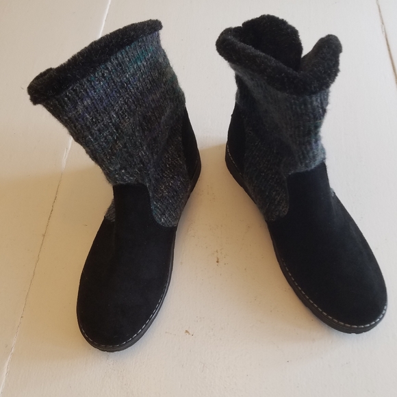 BOBS from Skechers Shoes - BOBS Skechers Boots Faux Fur Lining Suede  Size 11